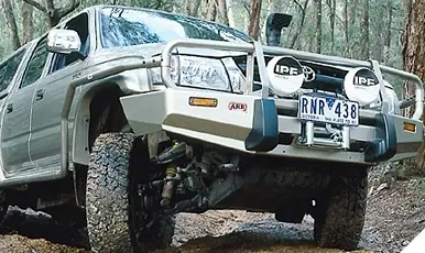 PARE CHOC WINCH BAR ARB POUR TOYOTA HILUX > 2002 AVEC ELARGISSEURS Vente Flash