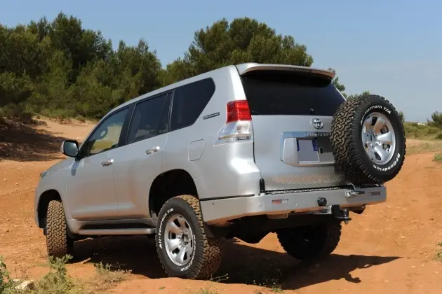 Achetez Aujourd’hui PARE-CHOC ARRIERE KAYMAR POUR TOYOTA LAND CRUISER KDJ150 5 PORTES AVEC RADAR