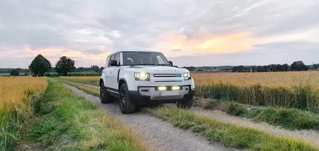 Nouvel Arrivage KIT ECLAIRAGE LED LAZER LONGUE PORTEE TRIPLE-R4 Gen2 ELITE AVEC INTEGRATION A LA CALANDRE POUR LAND ROVER DEFENDER (2020+)