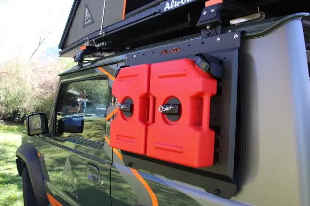 KIT DE MONTAGE ALU-CAB POUR JERRICANSUR SUZUKI JIMNY Offre Spéciale