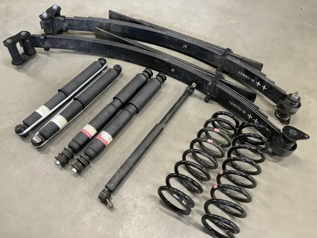 Produit De Marque KIT DE SUSPENSION D’OCCASION POUR TOYOTA LAND CRUISER SERIE 76 – PIÈCES D’ORIGINE