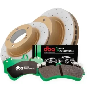 Dernier Modèle KIT COMBO DBA : DISQUES AVANT STREET SERIES X-GOLD 338MM + JEU PLAQUETTES DE FREIN AVANT STREET PERFORMANCE POUR TOYOTA HILUX GR