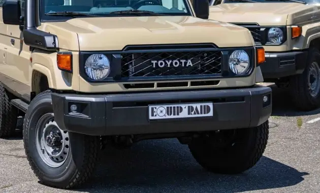 Promotion PARE CHOC OCCASION AVANT D'ORIGINE POUR TOYOTA LANDCRUISER SERIE 78/79/76 A PARTIR DE 2023 SANS ELARGISSEUR D'AILE -