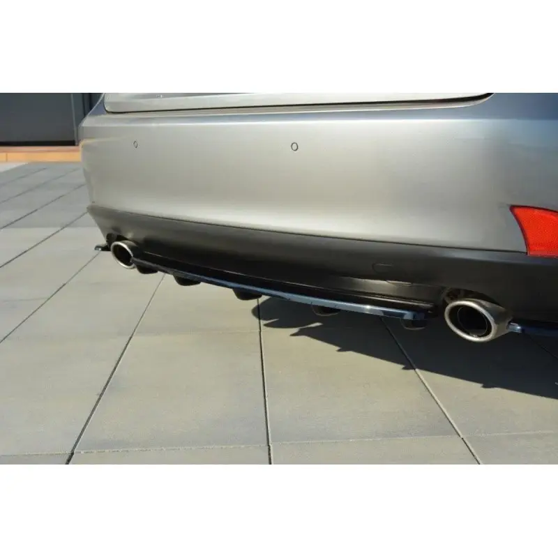CENTRAL ARRIÈRE SPLITTER LEXUS IS MK3 T (AVEC UNE BARRE VERTICALE) - MAXTON DESIGN - FINITION NOIR BRILLANT Pas Cher